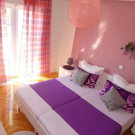 Veronika Apartment *