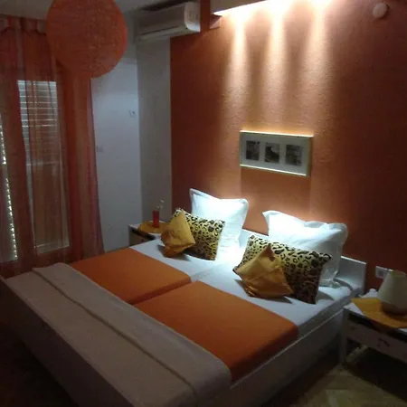 Veronika Apartment *