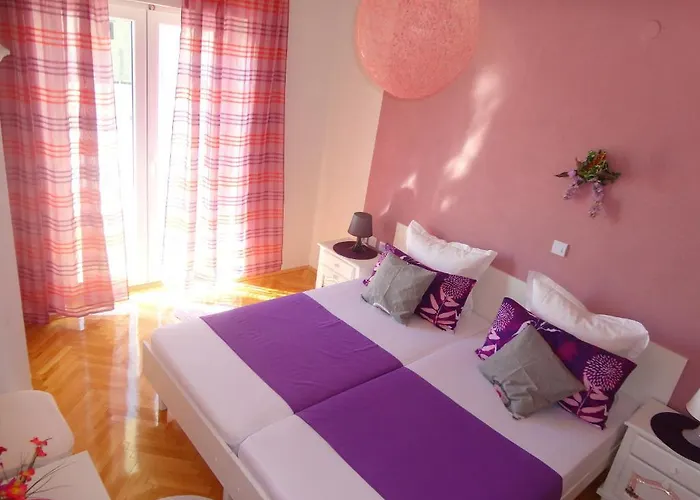 Veronika Apartamento *