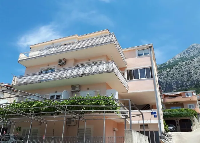 Veronika Apartamento *